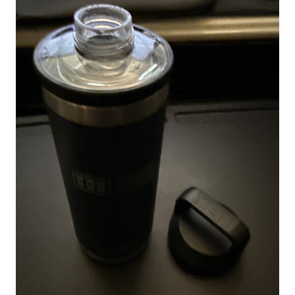 YETI Rambler bottle with a chug cap 26 OZ - Picture 13 of 14